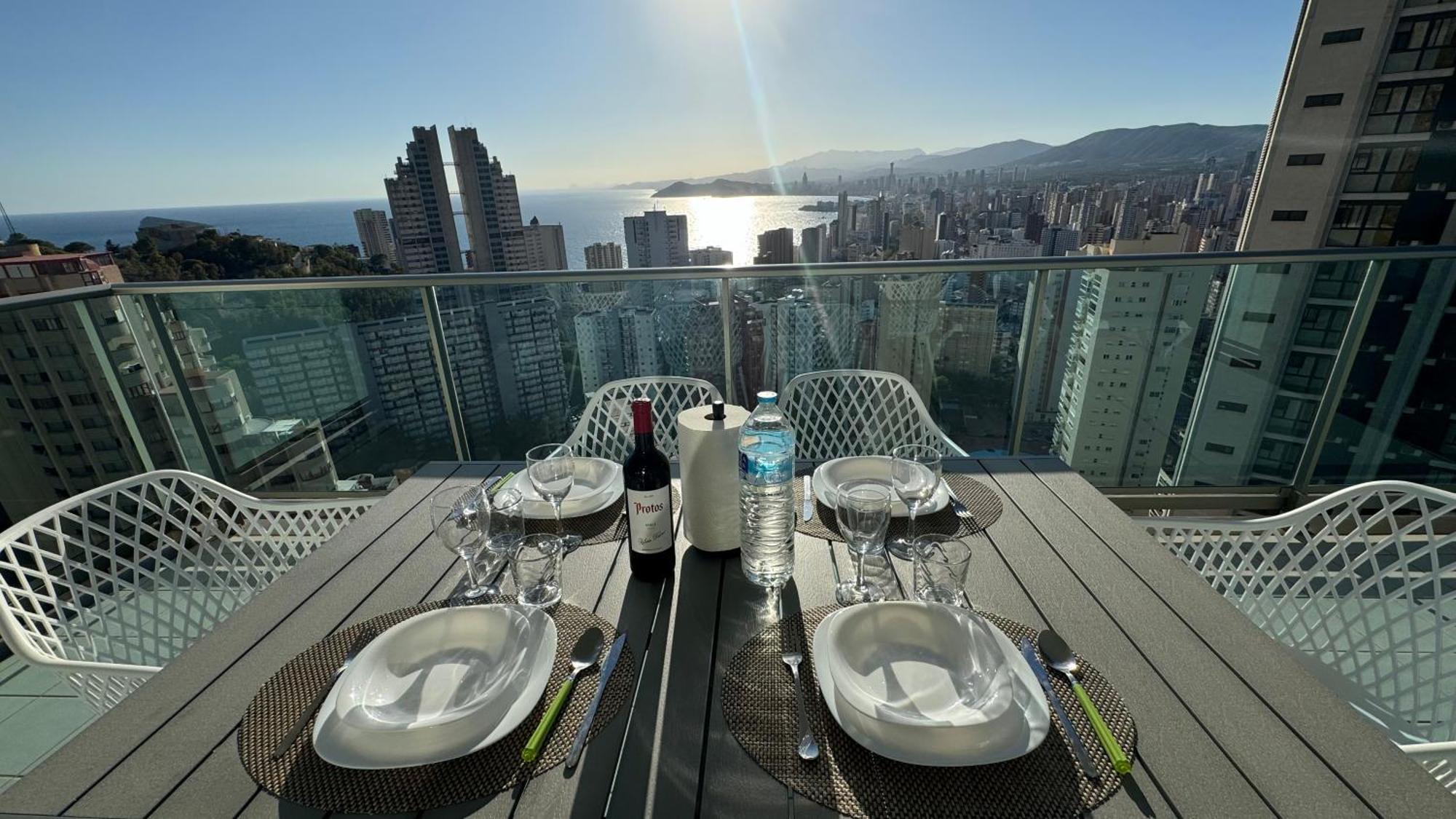 Highrise Apartment With Stunning Views From Private Balcony 85 Бенідорм Екстер'єр фото